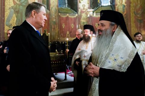 Președintele României, Klaus Iohannis, alături de IPS Părinte Mitropolit Teofan al Moldovei și Bucovinei/ Foto: Tudorel Rusu