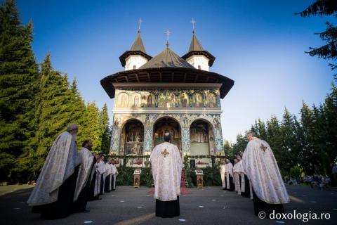 Priveghere în cinstea Sfântului Cuvios Ioan Iacob de la Neamț – 4 august 2020 / Foto: Bogdan Bulgariu