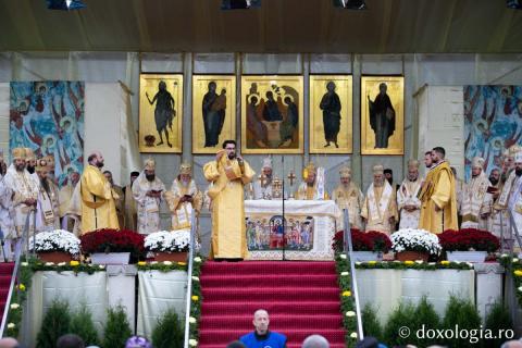 „Bucură-te, Sfântă Parascheva, mult folositoare!” – Liturghie arhierească în cinstea Ocrotitoarei Moldovei, 2022 / Foto: Pr. Silviu Cluci