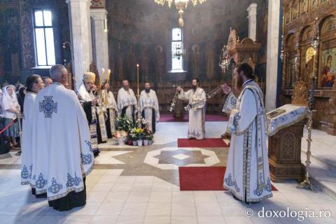 Priveghere la praznicul Schimbării la Față, la Mănăstirea Sihăstria / Foto: pr. Silviu Cluci