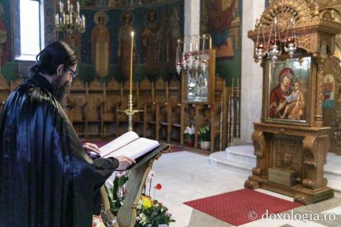 Priveghere la praznicul Schimbării la Față, la Mănăstirea Sihăstria / Foto: pr. Silviu Cluci