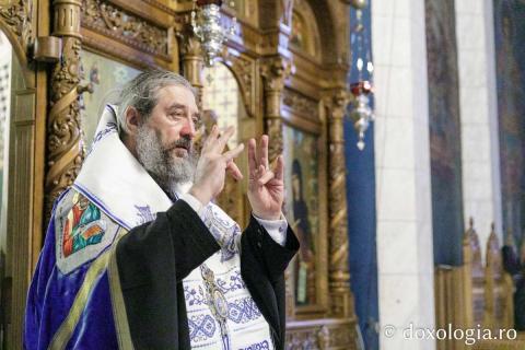 Priveghere la praznicul Schimbării la Față, la Mănăstirea Sihăstria / Foto: pr. Silviu Cluci