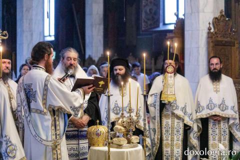 Priveghere la praznicul Schimbării la Față, la Mănăstirea Sihăstria / Foto: pr. Silviu Cluci