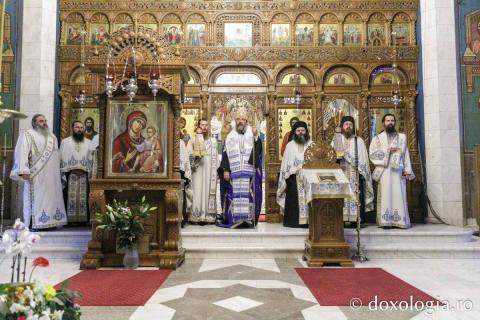 Priveghere la praznicul Schimbării la Față, la Mănăstirea Sihăstria / Foto: pr. Silviu Cluci