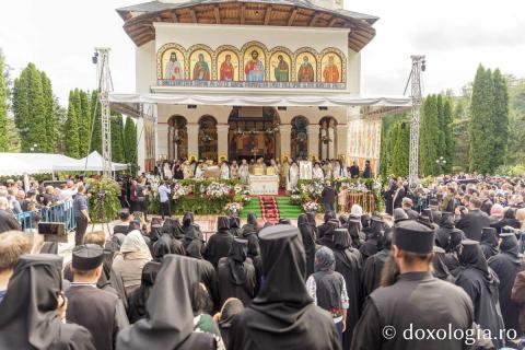 Proclamarea locală a canonizării Sfinților Cuvioși Paisie și Cleopa de la Sihăstria / Foto: pr. Silviu Cluci
