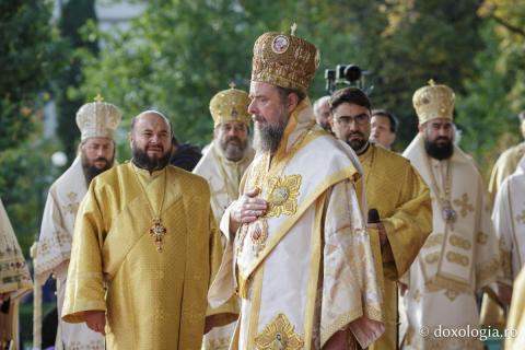 Binecuvântare arhierească la sărbătoarea Sfintei Cuvioase Parascheva – Soborul ierarhilor, 2025 / Foto: Claudiu Pântea