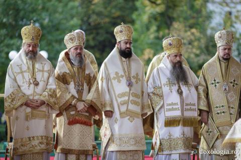 Bucuria credinței la Iași – Sfânta Liturghie în cinstea Sfintei Parascheva și a Sfântului Grigorie Palama, 2025 / Foto: Claudiu Pântea