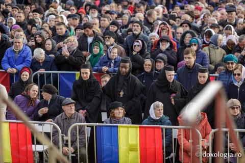 Bucuria credinței la Iași – Sfânta Liturghie în cinstea Sfintei Parascheva și a Sfântului Grigorie Palama, 2025 / Foto: Claudiu Pântea