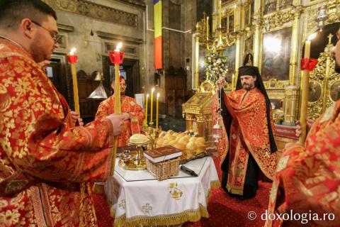 Priveghere în cinstea Sfântului Gheorghe la Catedrala Mitropolitană din Iași / Foto: pr. Silviu Cluci