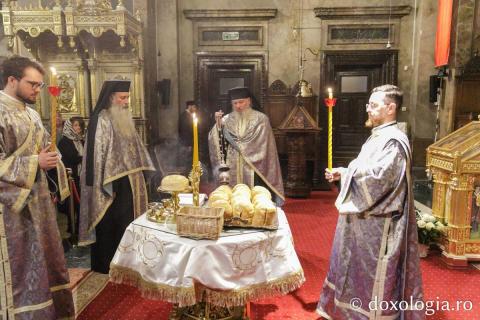 Priveghere în cinstea Sfântului Iosif cel Milostiv la Catedrala Mitropolitană din Iași / Foto: pr. Silviu Cluci