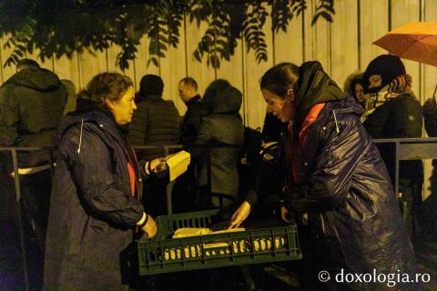 Voluntarii Sfintei Parascheva – mâini care slujesc, inimi care veghează / Foto: Silviu Cluci