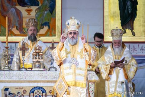Bucuria credinței la Iași – Sfânta Liturghie în cinstea Sfintei Parascheva și a Sfântului Grigorie Palama, 2025 / Foto: Pr. Silviu Cluci