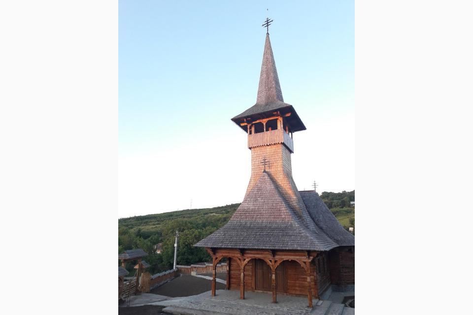 Biserica „Sfinții Împărați Constantin și Elena” - Dancaș