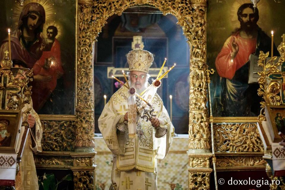 IPS Serafim a săvârșit Sfânta Liturghie la Catedrala Veche din Iași / Foto: Oana Nechifor