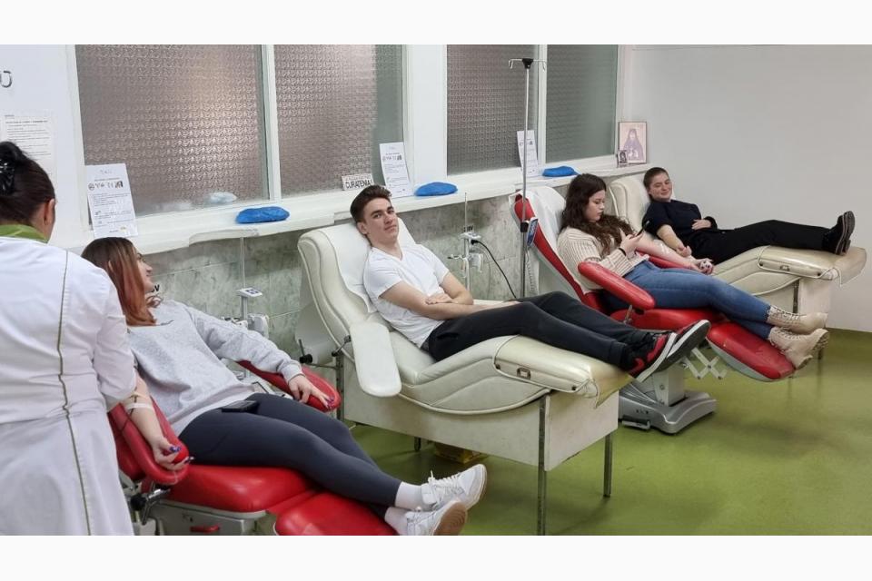 Tinerii din Dorohoi donează sânge pentru aproapele lor