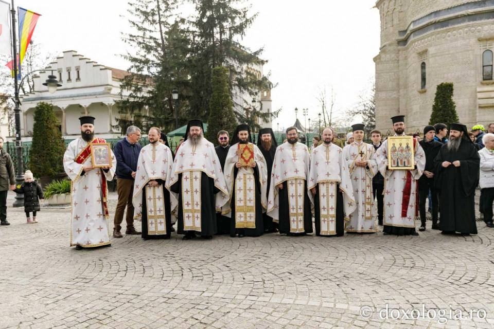 Aproximativ 2000 de credincioși au participat la Procesiunea de Florii din Iași / Foto: Pr. Silviu Cluci