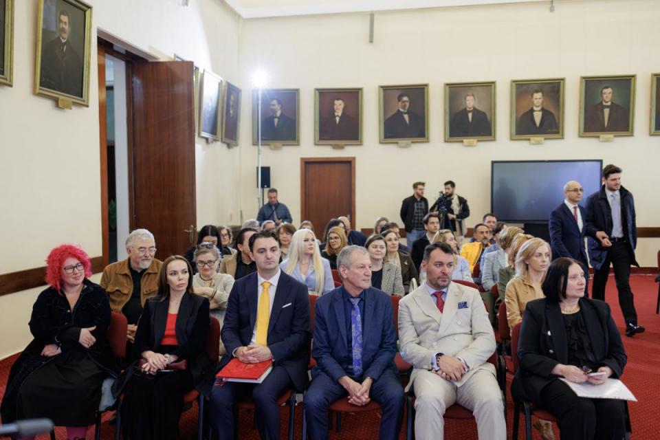 Vernisajul expoziţiei „Oameni şi îngeri. Oameni şi sfinţi”, un dialog între artă şi spiritualitate, găzduit la Iaşi / Foto: Andrei Cucu
