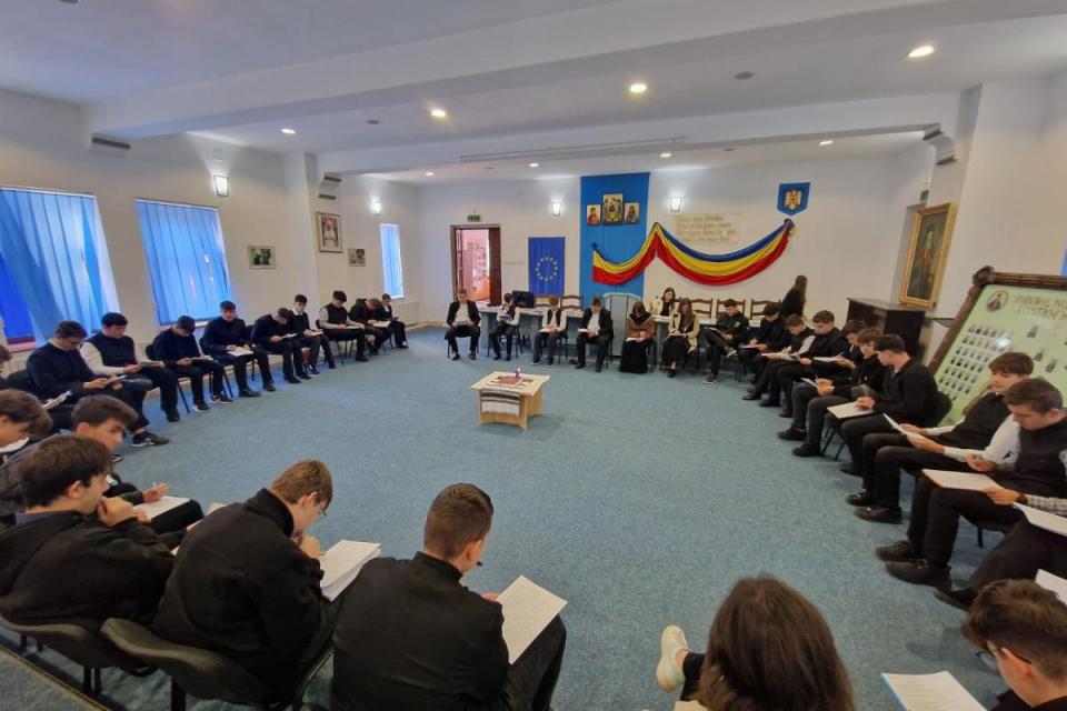 Concursul „Cercetați Scripturile…”, ediția a III-a – o chemare la lumina Cuvântului în Săptămâna Sfintei Scripturi, la Seminarul de la Mănăstirea Neamț