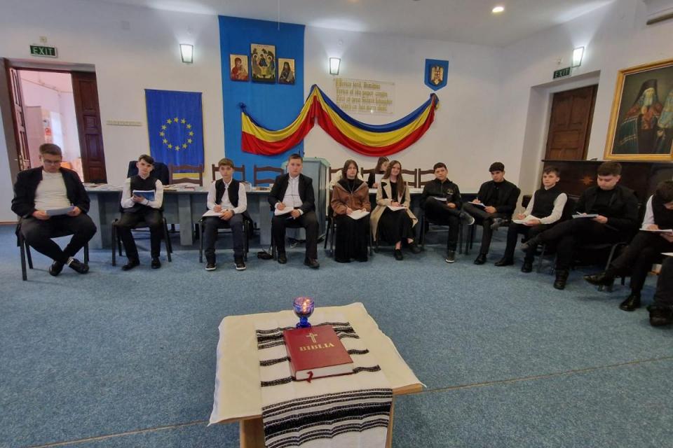 Concursul „Cercetați Scripturile…”, ediția a III-a – o chemare la lumina Cuvântului în Săptămâna Sfintei Scripturi, la Seminarul de la Mănăstirea Neamț