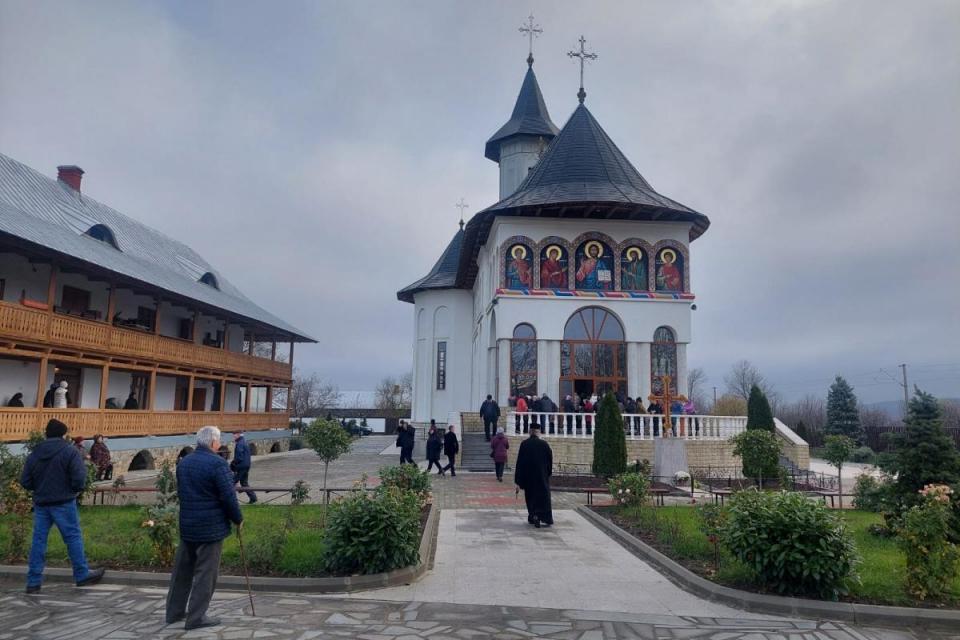 Sfântul Mare Mucenic Mina, cinstit cu evlavie la schitul din apropierea orașului Târgu Neamț