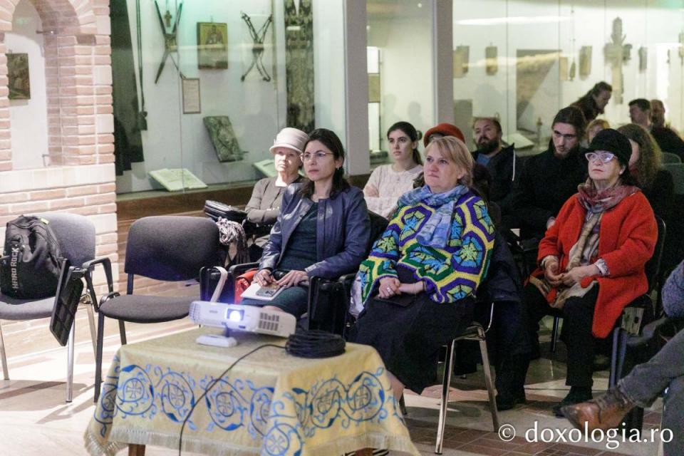 Proiecția filmului „Muntele Schimbării la Față. Sfântul Sava al Serbiei” / Foto: pr. Silviu Cluci