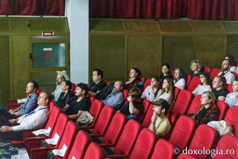 Proiecția filmului „Alexandra”. Regizor: Diana Angelson Busuioc / Foto: pr. Silviu Cluci