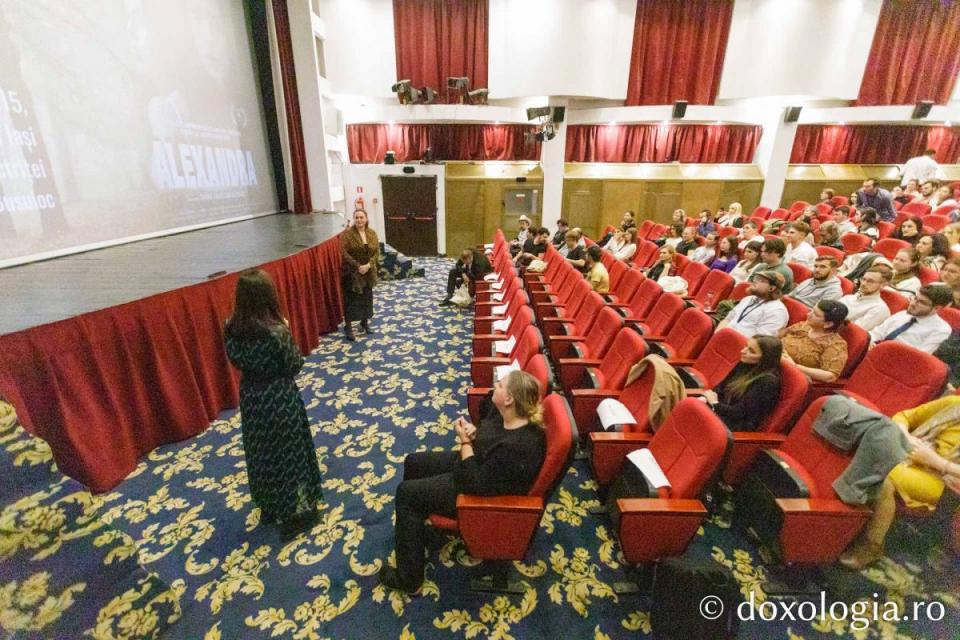 Proiecția filmului „Alexandra”. Regizor: Diana Angelson Busuioc / Foto: pr. Silviu Cluci