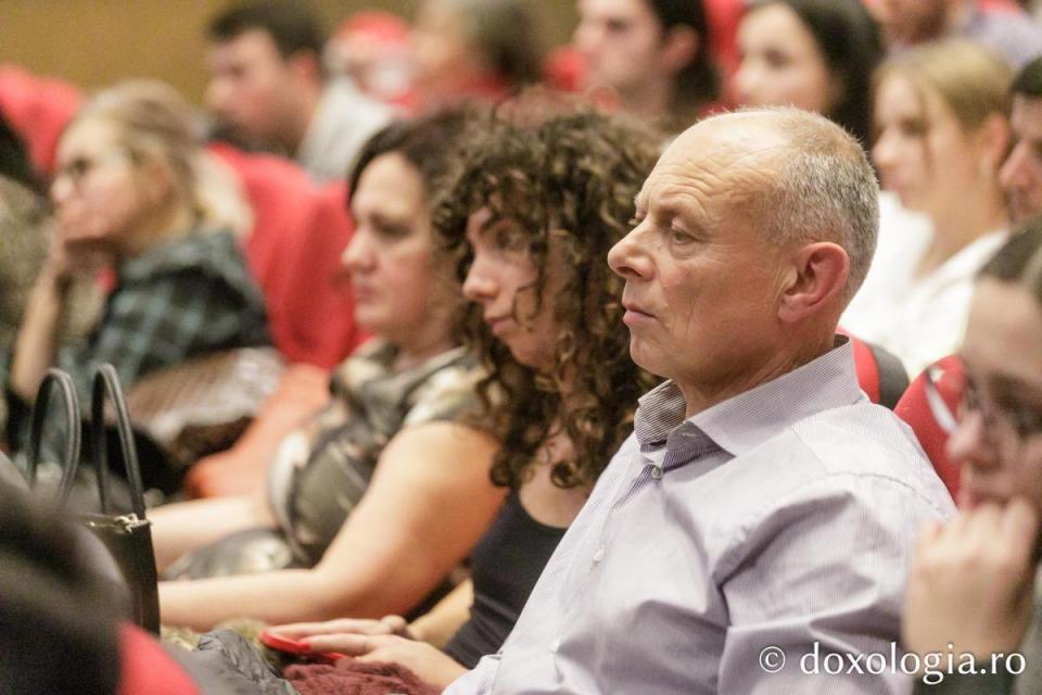 Proiecția filmului „Alexandra”. Regizor: Diana Angelson Busuioc / Foto: pr. Silviu Cluci