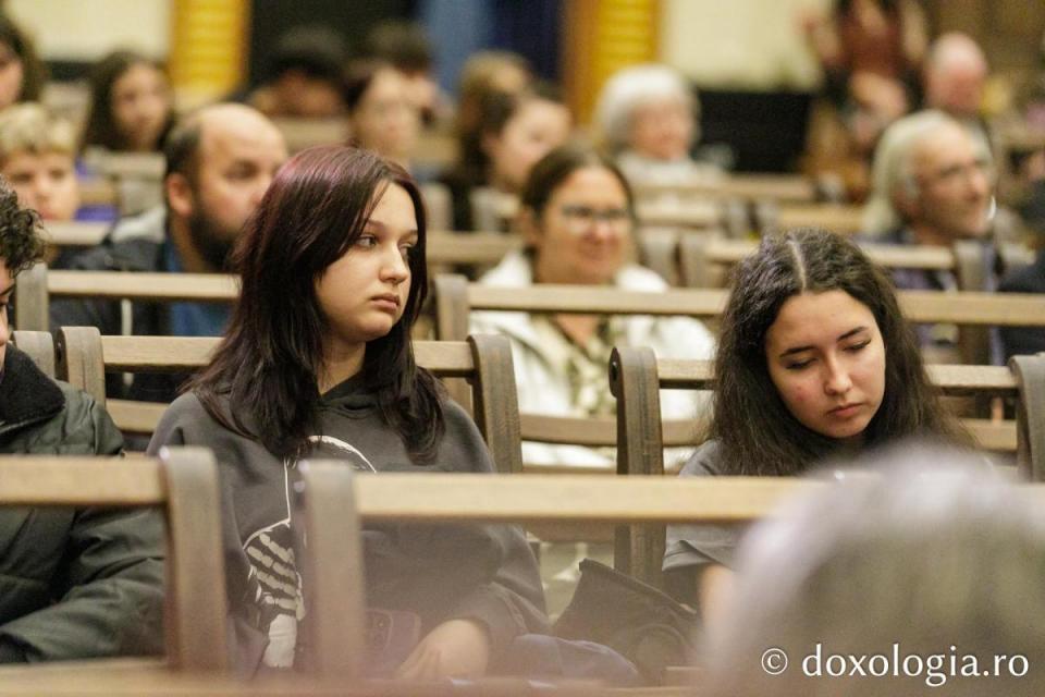 Proiecția filmului „Ter Chono. O poveste mongolă” / Foto: pr. Silviu Cluci