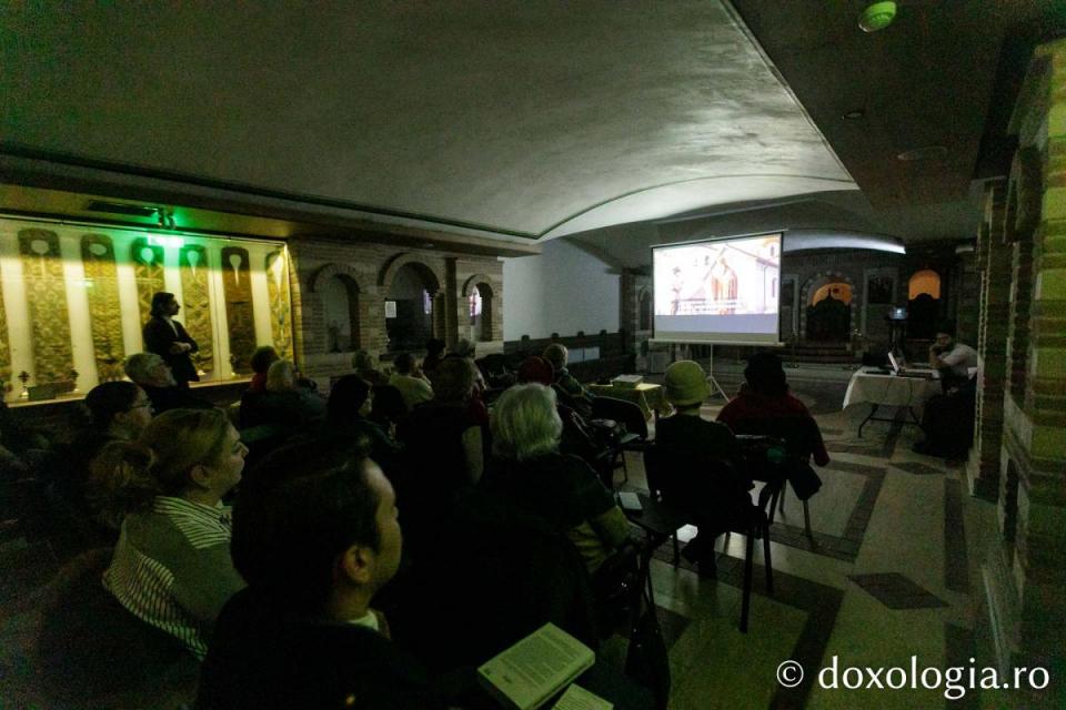 Proiecția filmului „Un înger în trup. Sfântul Ioan al Shanghaiului” / Foto: pr. Silviu Cluci