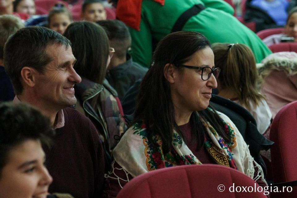 Bucurie la Serbarea de Crăciun organizată de Fundația Antibiotice „Știință și Suflet” / Foto: Mihail Vrăjitoru