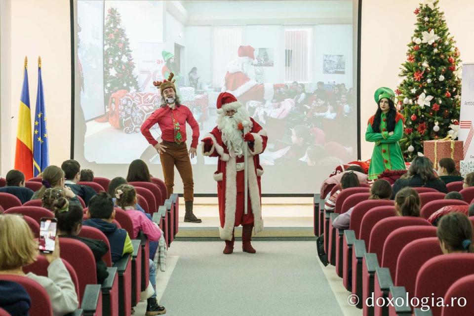 Bucurie la Serbarea de Crăciun organizată de Fundația Antibiotice „Știință și Suflet” / Foto: Mihail Vrăjitoru