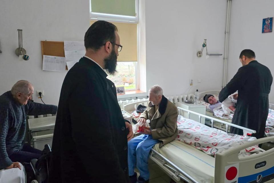 Protopopiatul Iași I, alături de beneficiarii Centrului Medico-Social din Bivolari, în prag de sărbători