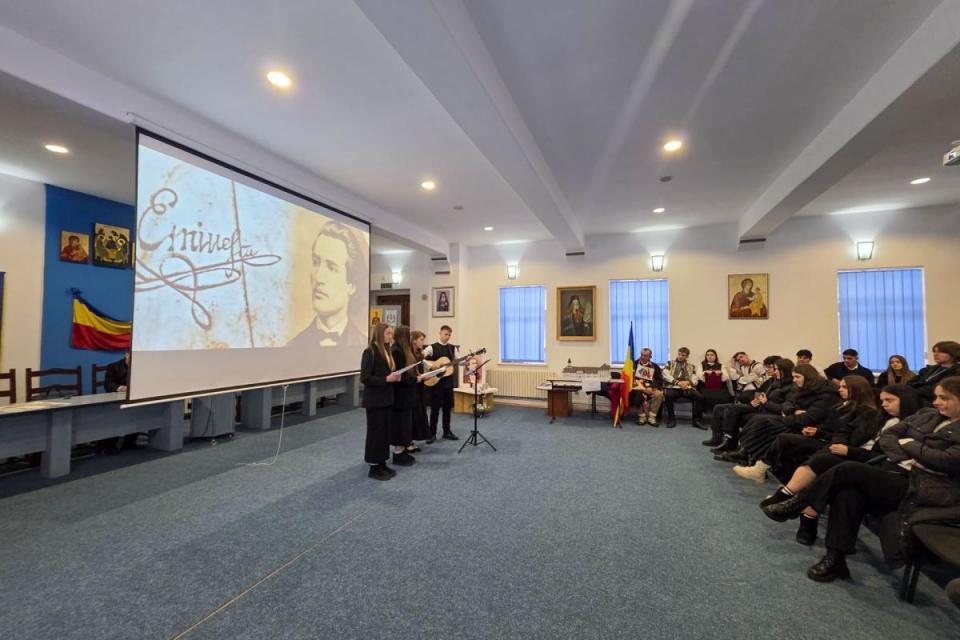 Eminescu, punte între teologie și cultura națională, la Seminarul de la Neamț