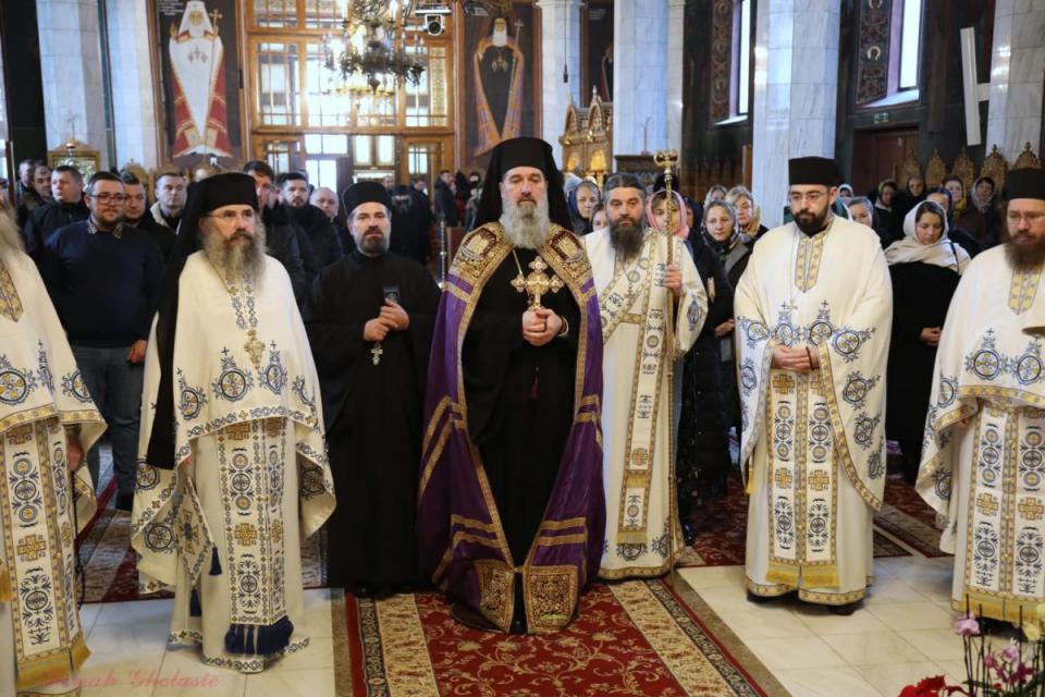 Preasfințitul Părinte Nectarie de Bogdania a slujit la Mănăstirea Sihăstria în Duminica a 29-a după Rusalii / Foto: Părintele Ghelasie