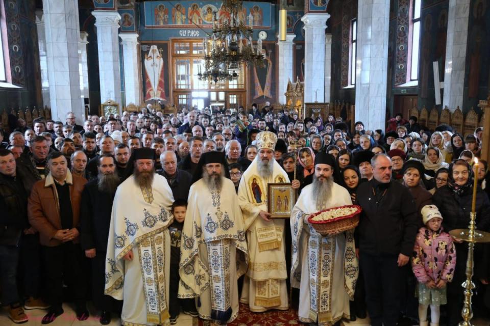 Preasfințitul Părinte Nectarie de Bogdania a slujit la Mănăstirea Sihăstria în Duminica a 29-a după Rusalii / Foto: Părintele Ghelasie